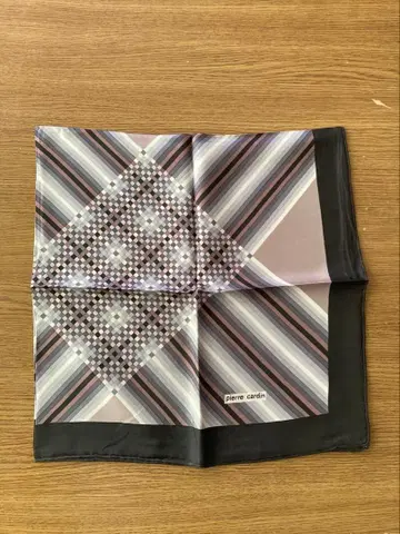 피에르 가르뎅 스카프 실버 계열 75 75cm
