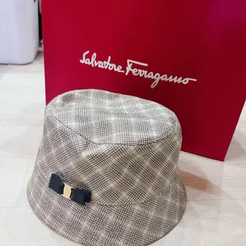 [ 새상품급 ] Salvatore Ferragamo 체크 무늬 버킷 햇