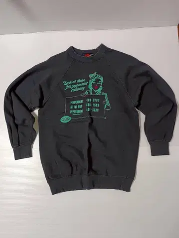 페퍼민트 그래픽 프린트 맨투맨 블랙