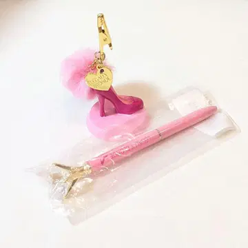 핑크 하이힐 참과 펜 세트