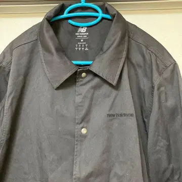 new balance 블랙 자켓 M 사이즈