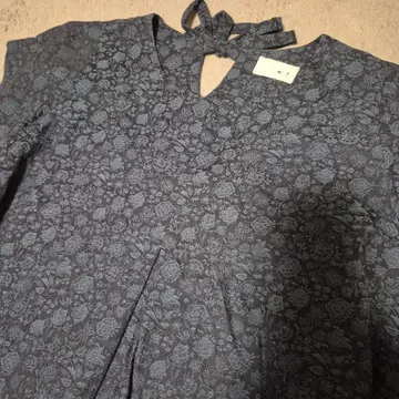 꽃무늬 슬리브리스 다크 블루 (남색)