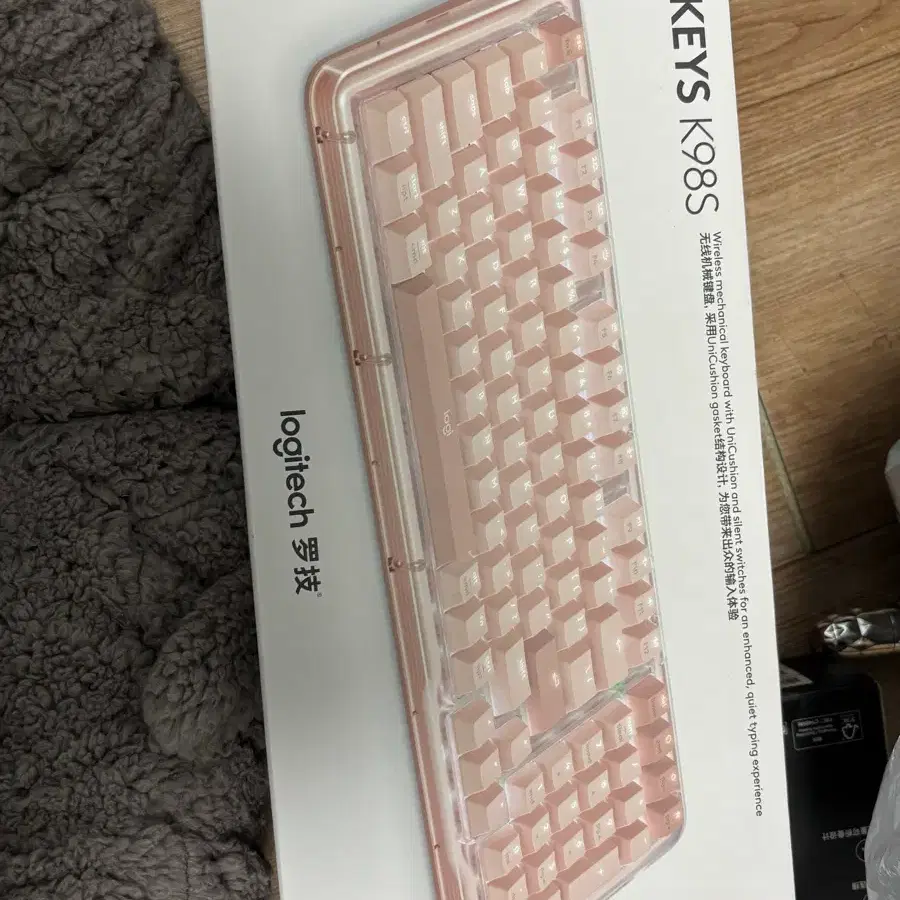 LOGITECH | 로지텍 Logitech ALTO KEYS K98S Pink Keyboard, Sealed on