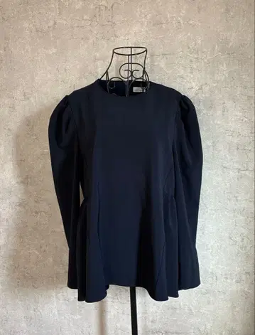 em. 엠도트 / 블라우스 / 네이비