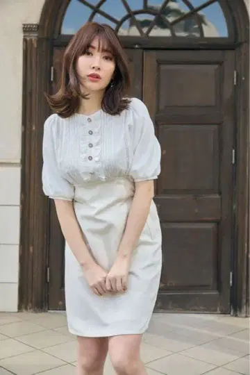 her lip to afternoon tea dress