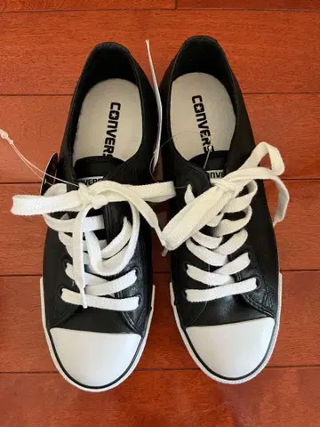 CONVERSE 블랙 스니커즈 가죽 타입