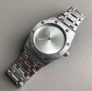 노 로고 쿼츠 실버 손목시계