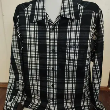 새상품급 긴팔 셔츠 블랙 화이트 체크 무늬 오픈 셔츠