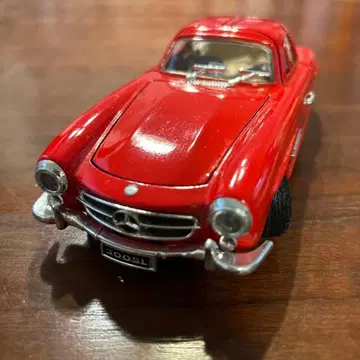 메르세데스 벤츠 300SL 레드