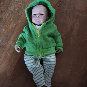 리얼한 아기 인형 여아