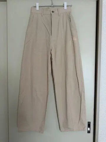 베이지 와이드 치노 팬츠