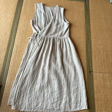 린넨 100% 베이지 랩 원피스 슬리브리스