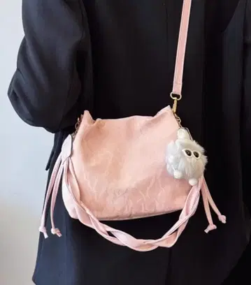 핑크 숄더백 퍼 포함