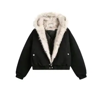 퍼 달린 크롭 자켓 블랙