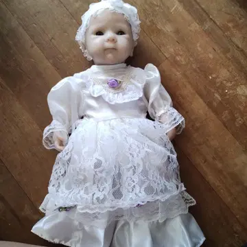 리얼한 아기 인형 여아