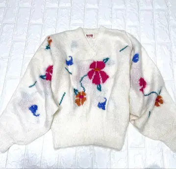 새상품급 레트로 돌먼 핸드 니트 스웨터 꽃무늬 샤기 루즈핏