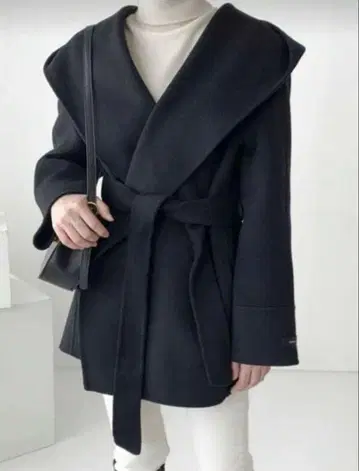 미사용 새상품 택 포함 블랙 체스터 코트 허리 벨트 포함