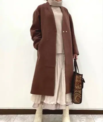 택 포함 새상품 mysty woman 미스티우먼 노카라 코트