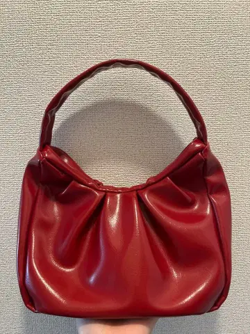 빨간 레드 핸드백
