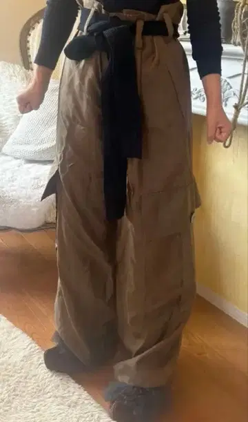 y's 카키 워크 팬츠 사이드 포켓 포함