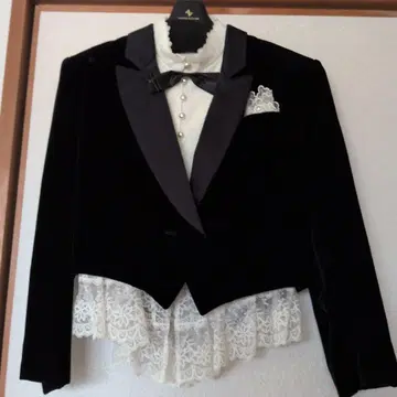 벨벳 블랙 턱시도 자켓과 셔츠 스커트 세트