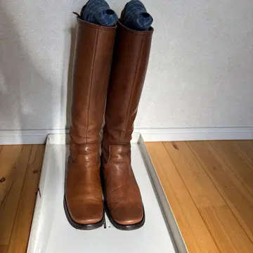 브라운 가죽 롱 부츠 COMME CA DU MODE