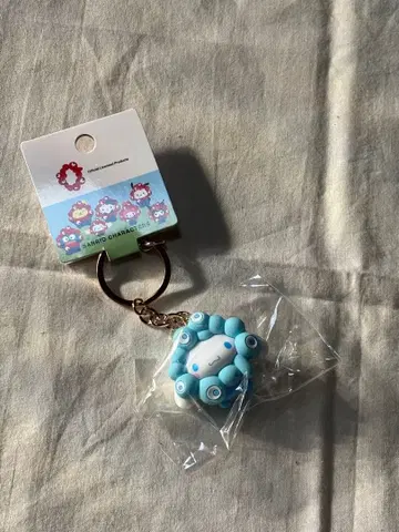 새상품 미개봉 산리오 파스텔 미야쿠미야쿠 키링 시나모롤