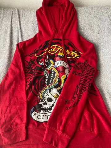 Ed Hardy 레드 스컬 그래픽 후드티