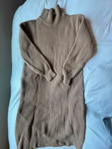 Beauty&youth 하찌 하이넥 원피스