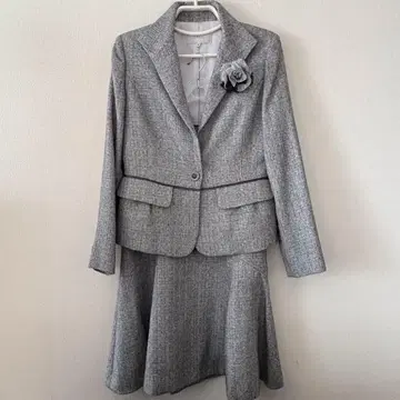 TWO:C 그레이 수트 셋업 트위드 스커트 브로치 포함