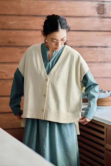 and myera 빅 니트 베스트 가디건 [ 아이보리 ]