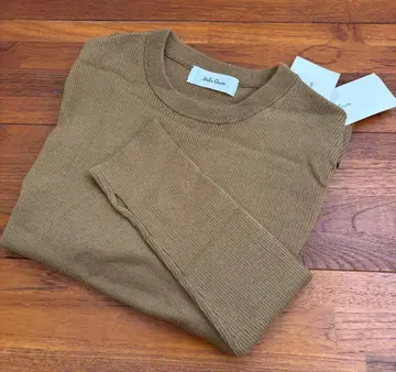 [택 포함 새상품] 미라 오웬 크루넥 리브 니트