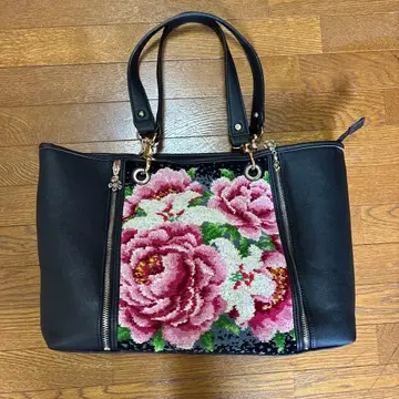 블랙 꽃무늬 자수 토트백