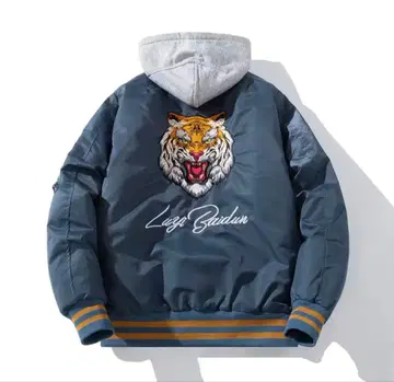 호랑이 자수 포함 네이비 자켓