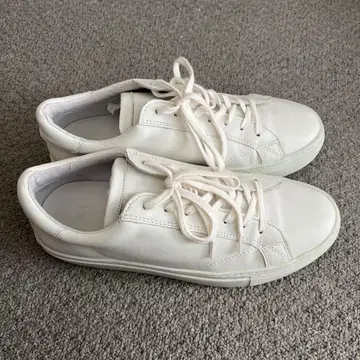 화이트 스니커즈 amb