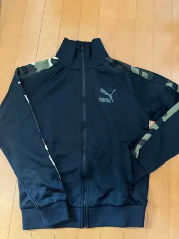 PUMA 블랙 카모플라쥬 자켓 XS