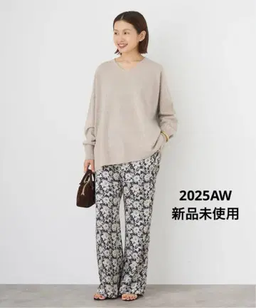 미사용 새상품 IENA 파인 뉴저지 울 베이지 V넥 니트