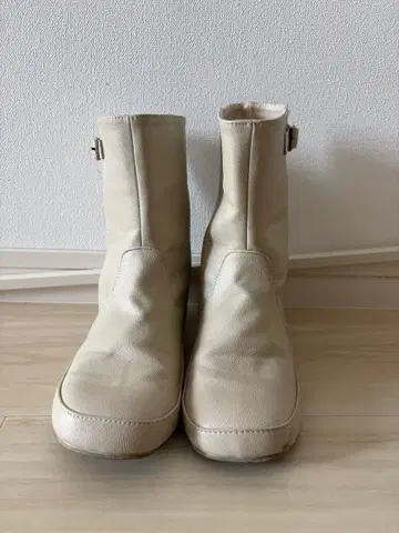 베이지 가죽 부츠 사만사 모스모스 M 사이즈