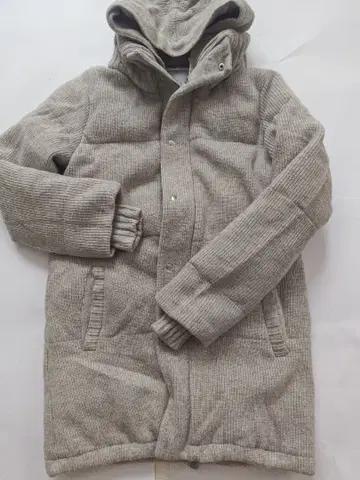 후드 부착 니트 다운 코트