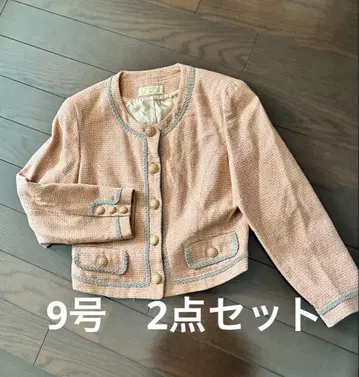 핑크 계열 세레모니 수트 자켓과 스커트 세트