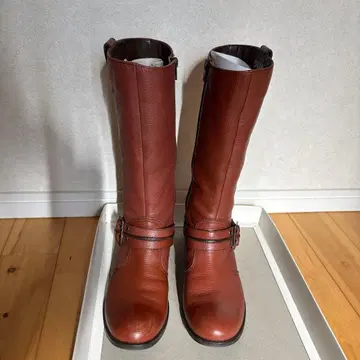 브라운 가죽 부츠