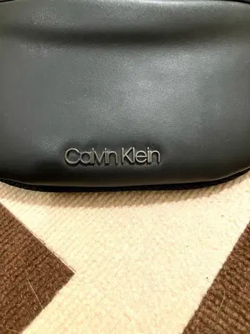 Calvin Klein 블랙 숄더백