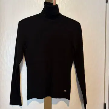 폭시 블랙 터틀넥 니트 스웨터