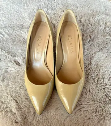 DIANA 베이지 에나멜 하이힐 24