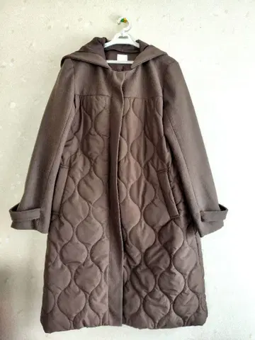 드레스킵 카키 퀼팅 롱 코트 후드 부착