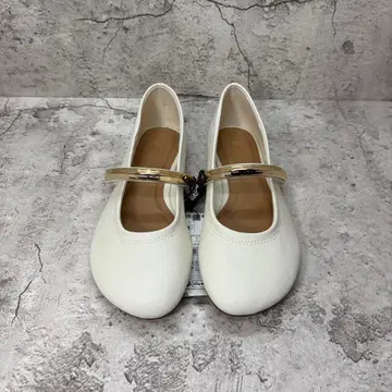 [ 새상품 ] ZARA 메탈 스트랩 플랫슈즈 35 멜리 제인