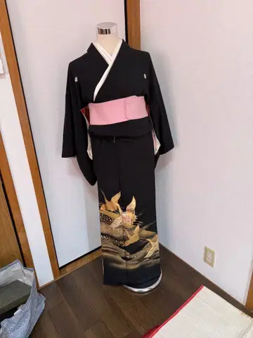 사가니시키 금채 블랙 전통 예복 기모노 새상품급