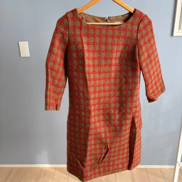 시빌라 오렌지와 그레이 체크 무늬 원피스