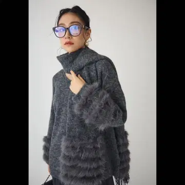 머플러 포함 퍼 라인 디자인 니트 가디건 frene 프라네 같은 형태