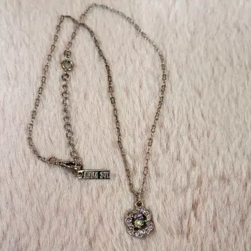 안나수이 목걸이